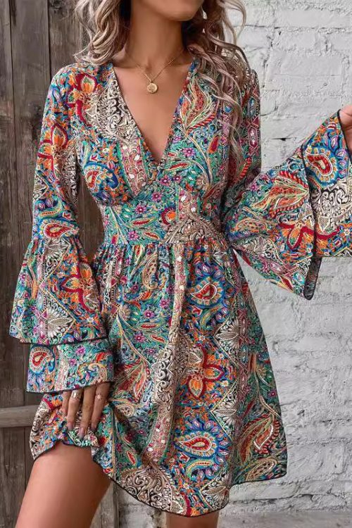 Fashionable And Elegant Women's Paisley Print V-neck Trumpet Sleeve Dress